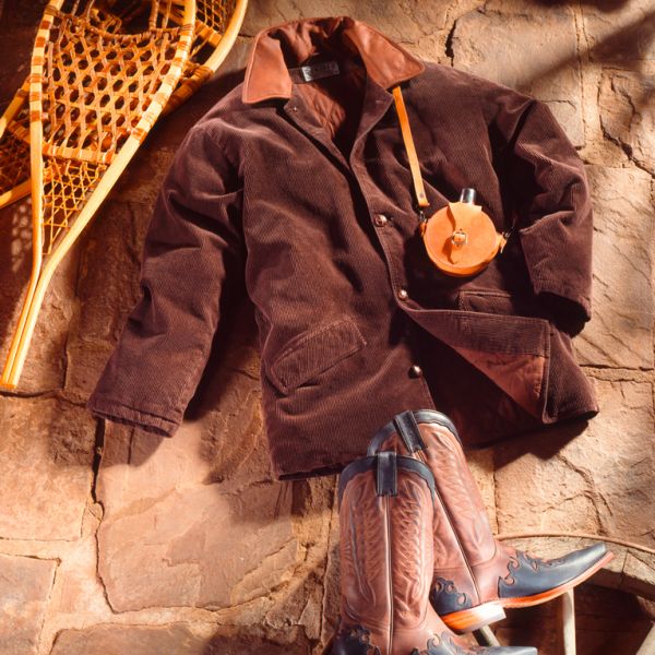 Eine dicke Winterjacke für den Western Style Versender Hundertmark aus Hamburg wurde von Frank Sobieray stylischen arrangiert. Werbefotografie im klassischen Sinne.